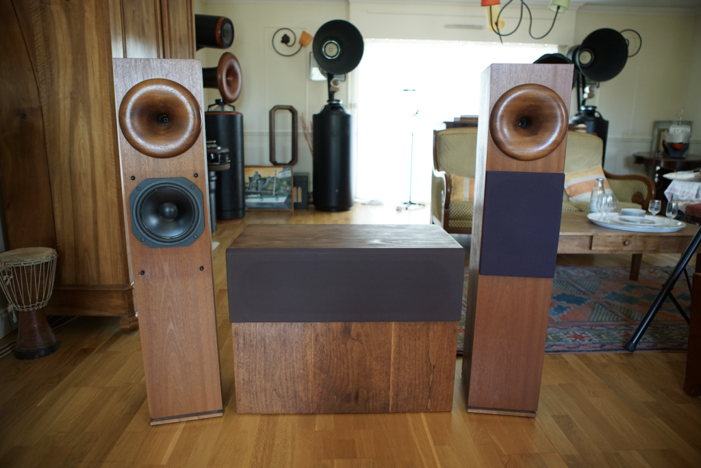 Impressive horn systems, partly covered with speaker cloth from Akustikstoff.com, by Philippe Guènerie.